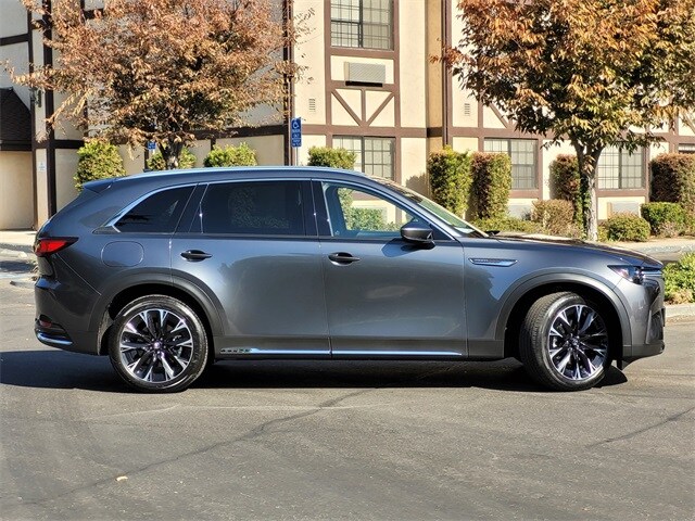 2024 Mazda CX-90 Plug-in Hybrid Premium photo 4
