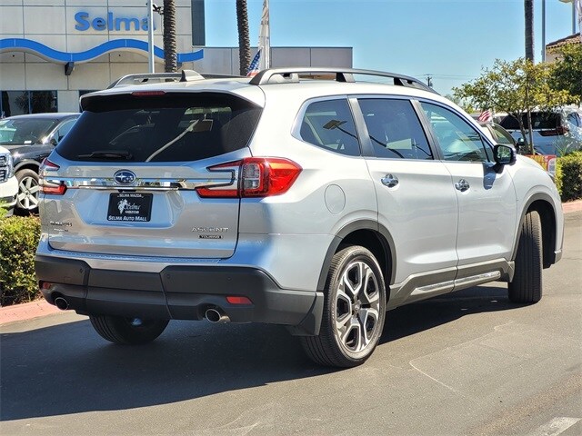 2023 Subaru Ascent Touring photo 3