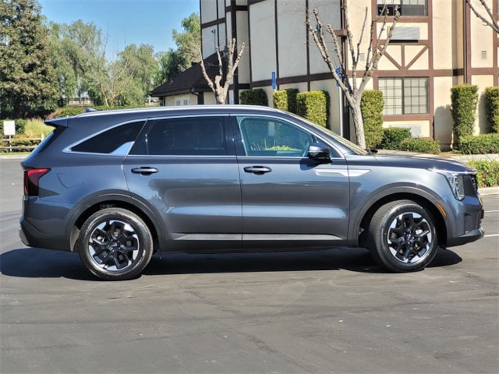 Used 2024 Kia Sorento S SUV