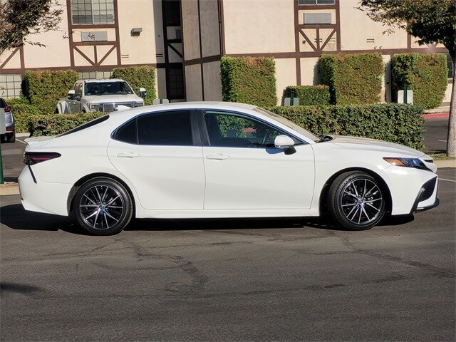 2023 Toyota Camry SE photo 4