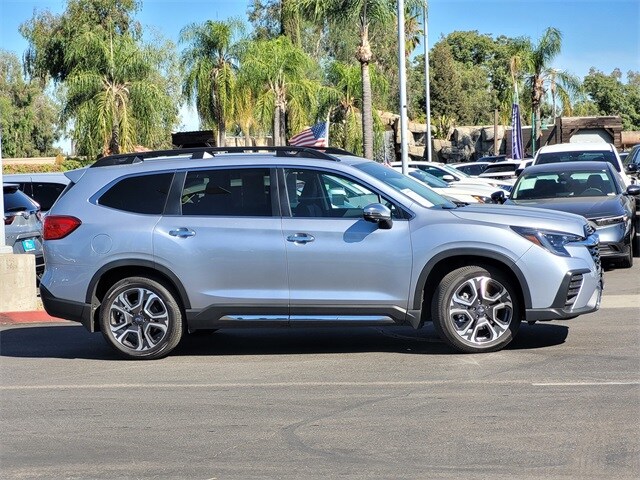 2023 Subaru Ascent Touring photo 4