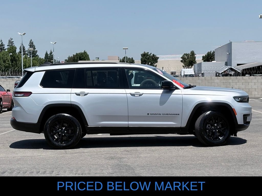 Used 2024 Jeep Grand Cherokee L Laredo SUV