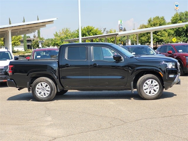 2024 Nissan Frontier SV photo 4