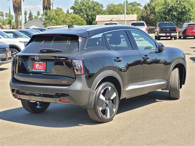 2025 Nissan Kicks SR photo 4