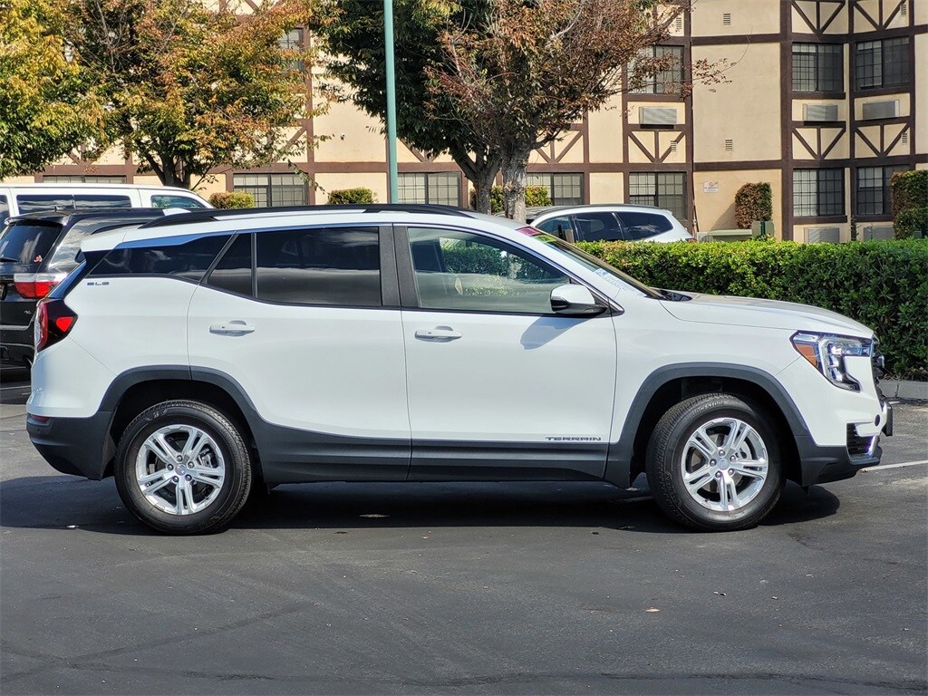 2023 Gmc Terrain SLE photo 4
