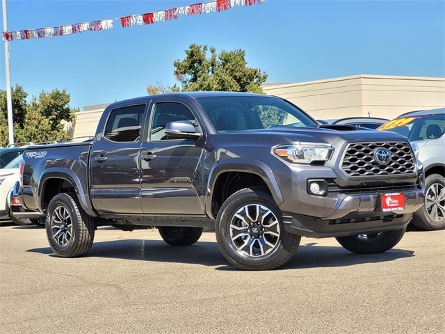 Used 2020 Toyota Tacoma TRD Sport with VIN 3TMCZ5AN3LM342232 for sale in Selma, CA