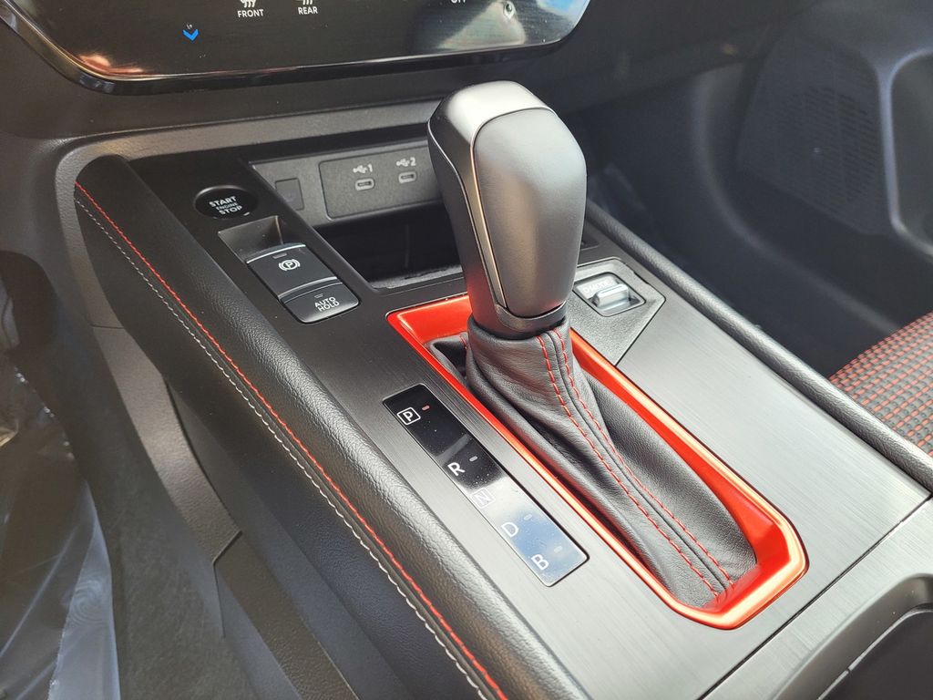 2026 Nissan KICKS SR - Photo 10