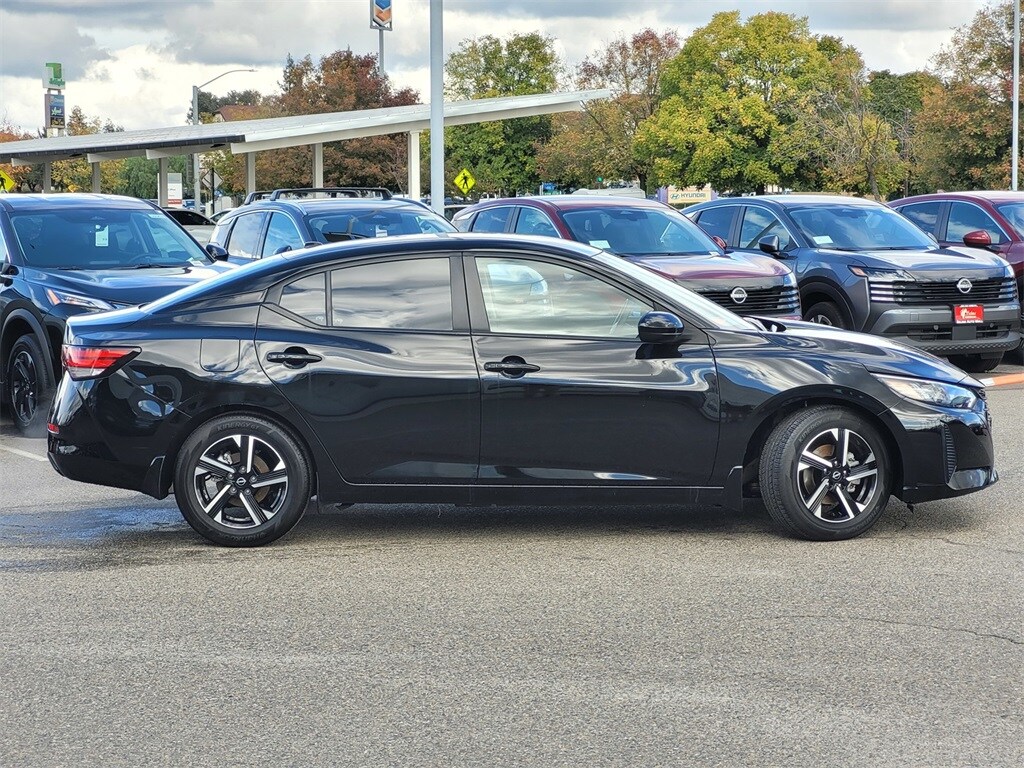 2024 Nissan Sentra SV photo 3