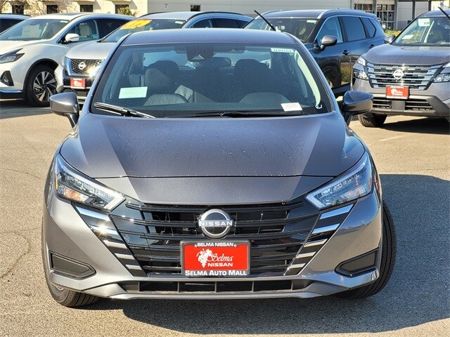 2025 Nissan Versa 1.6 SV photo 2