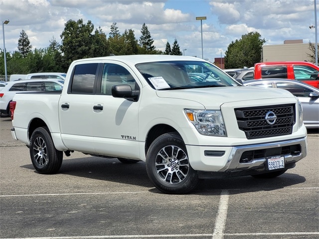 Used 2022 Nissan Titan SV with VIN 1N6AA1EC7NN105927 for sale in Selma, CA