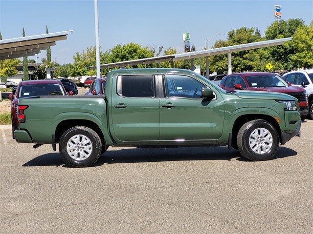 2022 Nissan Frontier SV photo 4