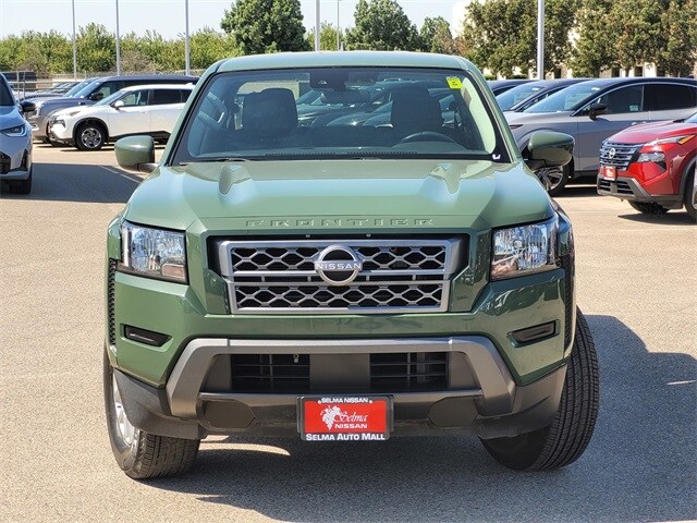 2022 Nissan Frontier SV photo 3