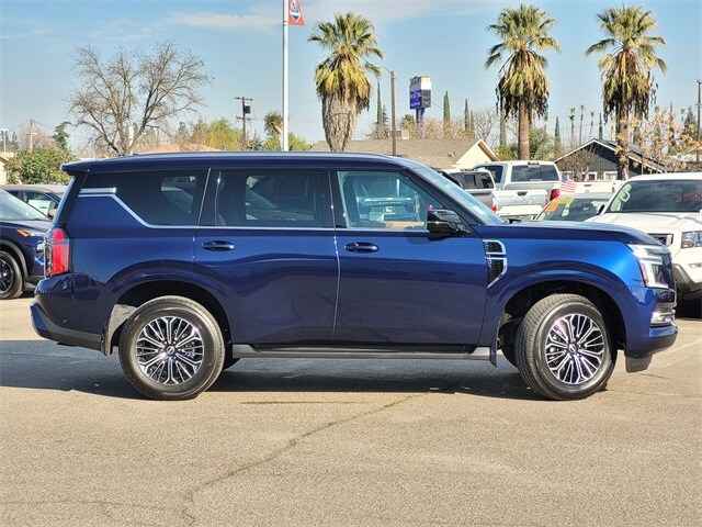 2025 Nissan Armada SL photo 3