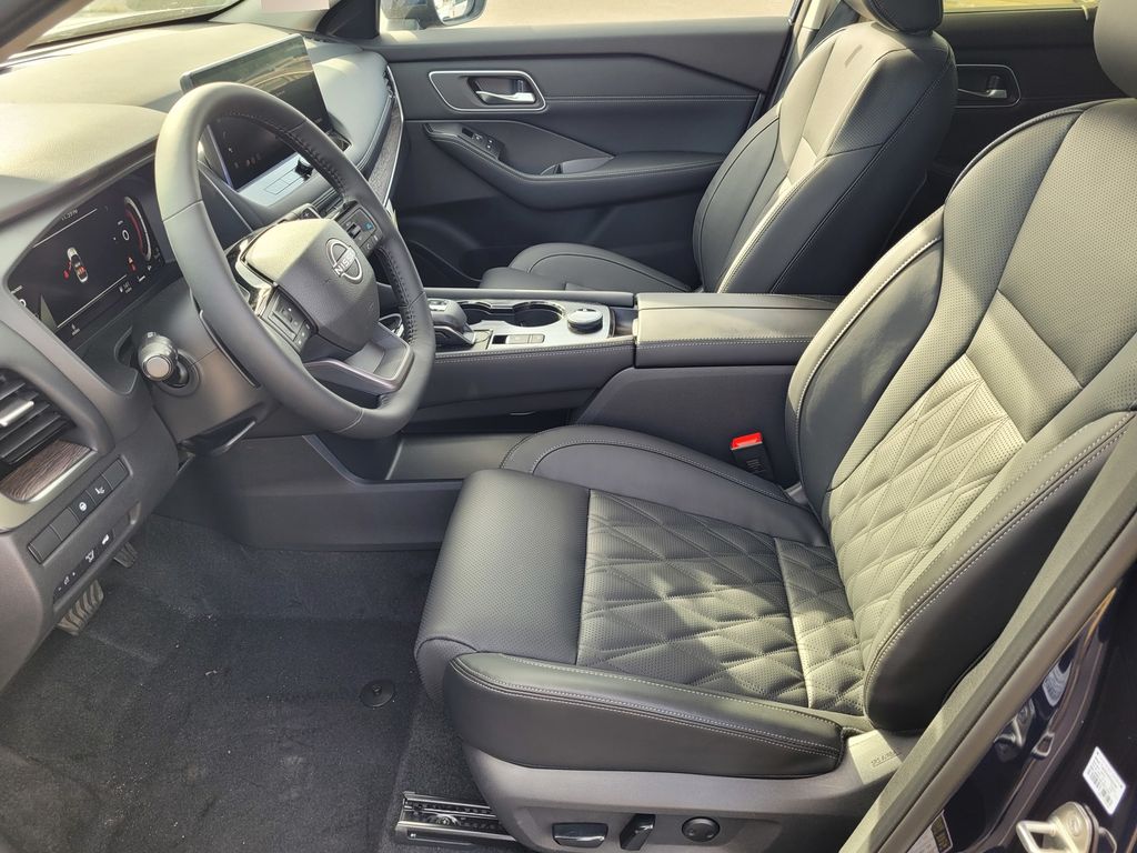 2025 Nissan Rogue Platinum - Photo 8