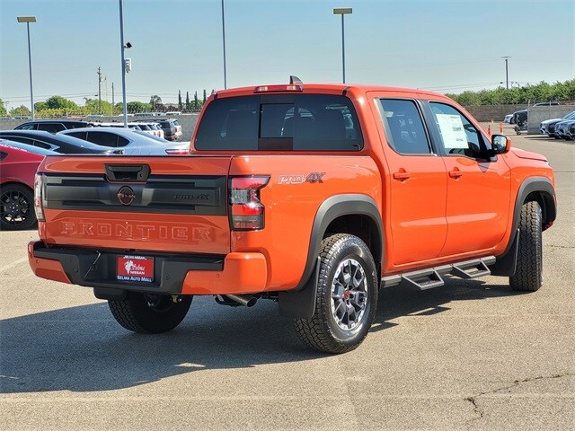 2025 Nissan Frontier PRO-4X photo 4
