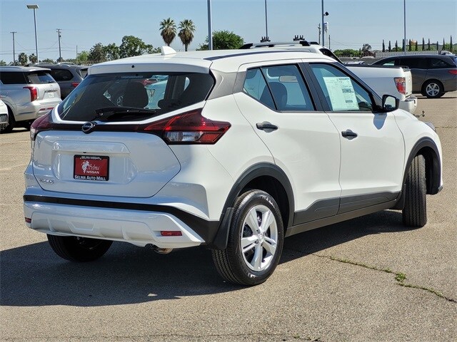 2025 Nissan Kicks Play S photo 4