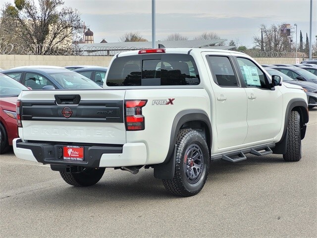 2025 Nissan Frontier PRO-X photo 4