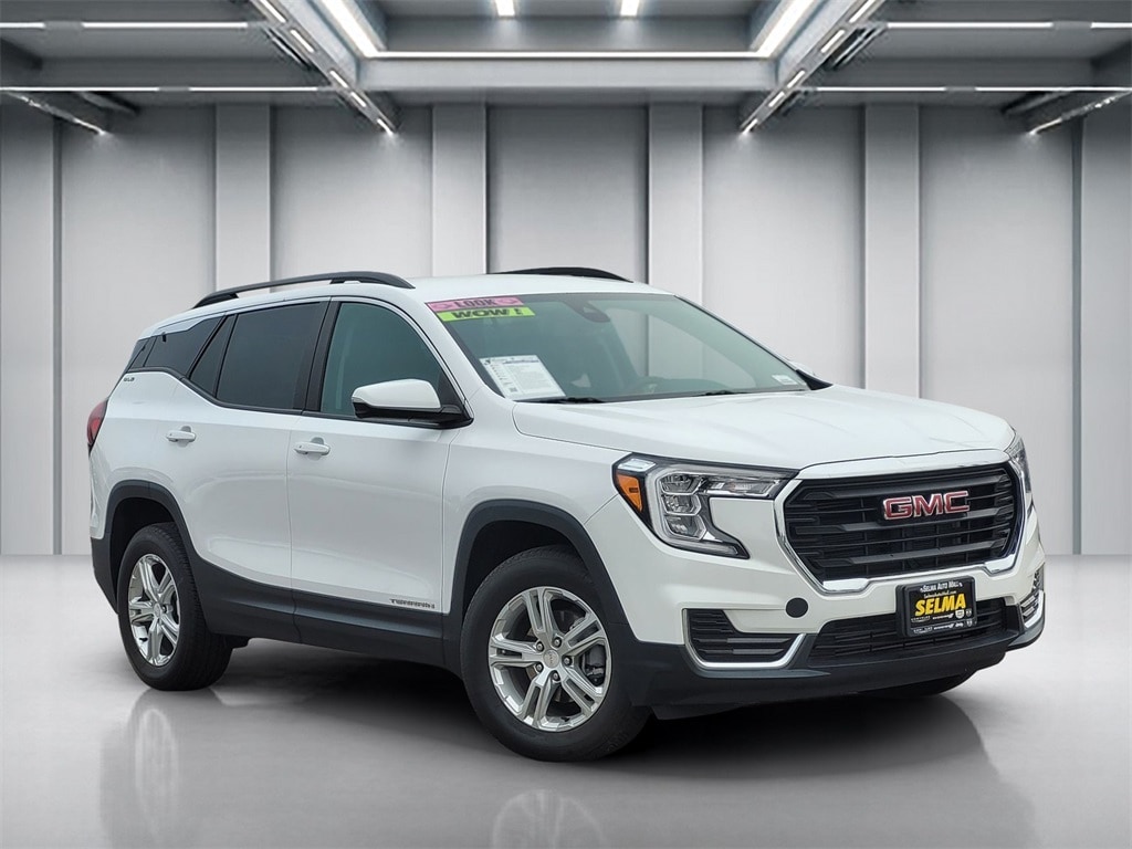 2023 GMC Terrain SLE's photo