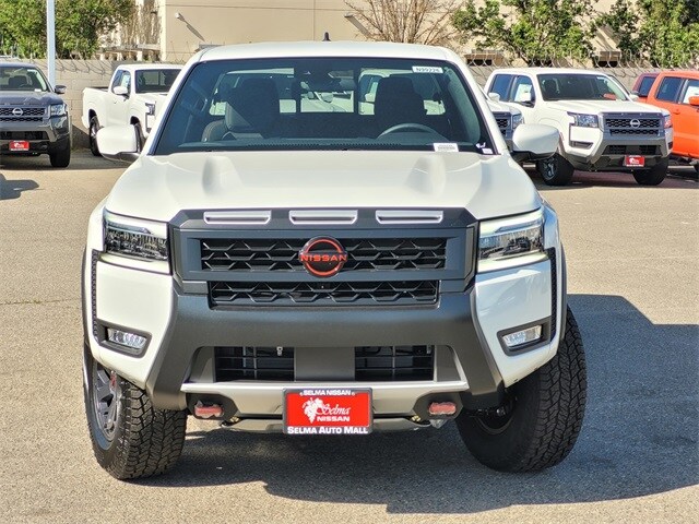 2025 Nissan Frontier PRO-4X photo 2