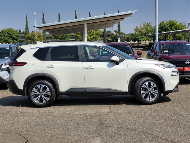 2023 Nissan Rogue SV photo 2