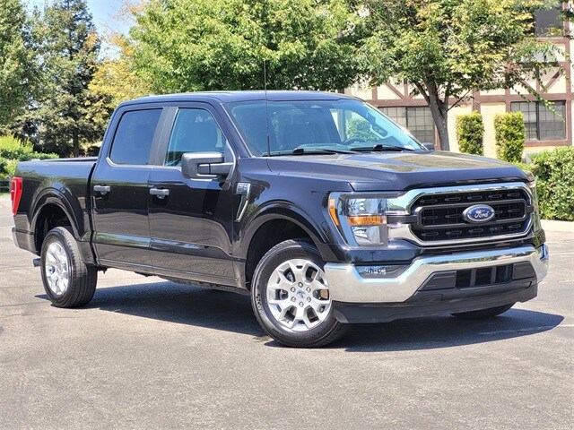 2023 Ford F-150 XLT photo 2