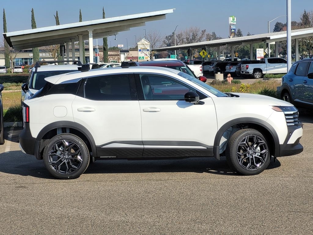 New 2026 Nissan Kicks SR SUV