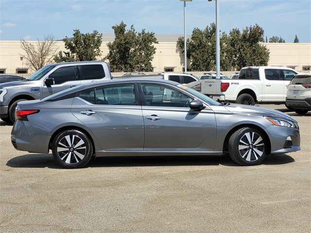 2022 Nissan Altima 2.5 SV photo 4