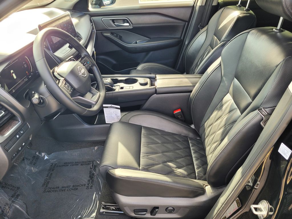 2026 Nissan Rogue Platinum - Photo 8