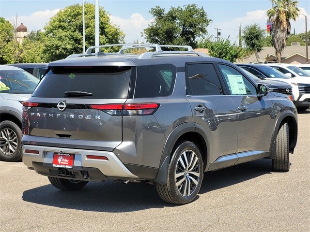 2025 Nissan Pathfinder Platinum photo 4