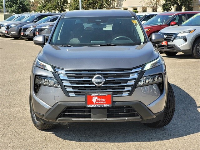 2024 Nissan Rogue SV photo 3