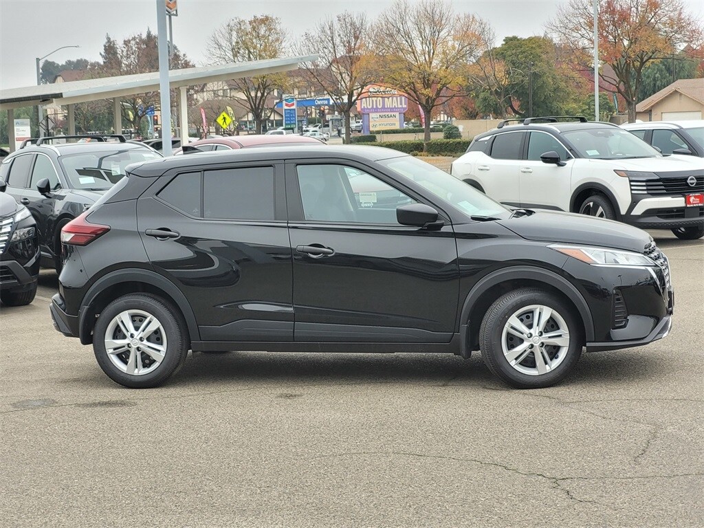 New 2025 Nissan Kicks Play S SUV