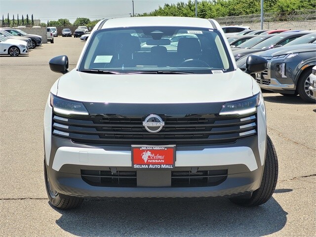 2025 Nissan Kicks S photo 2