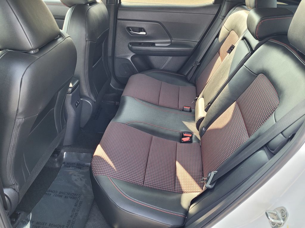 2026 Nissan KICKS SR - Photo 6