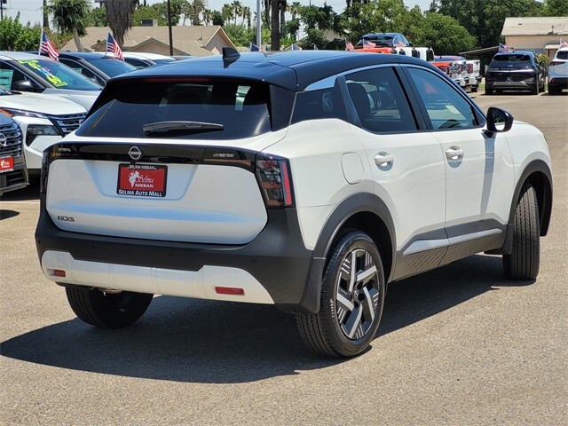 2025 Nissan Kicks SV photo 4