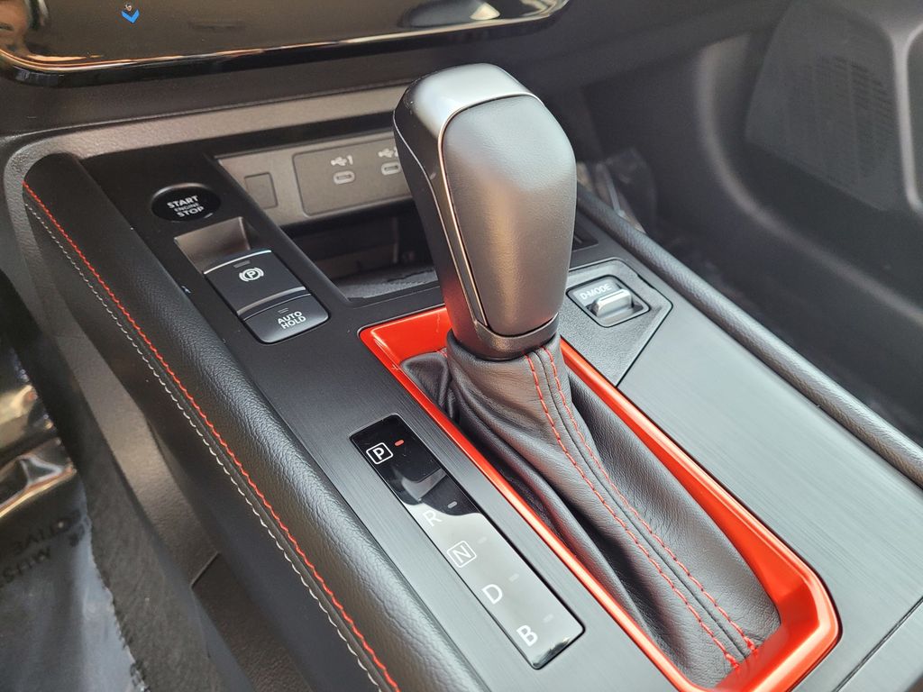 2026 Nissan KICKS SR - Photo 10