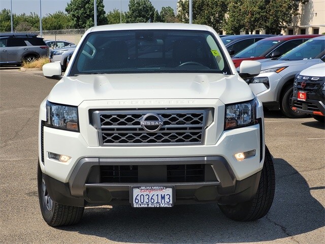 2022 Nissan Frontier SV photo 3