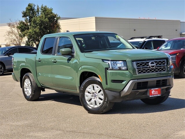 2022 Nissan Frontier SV photo 2