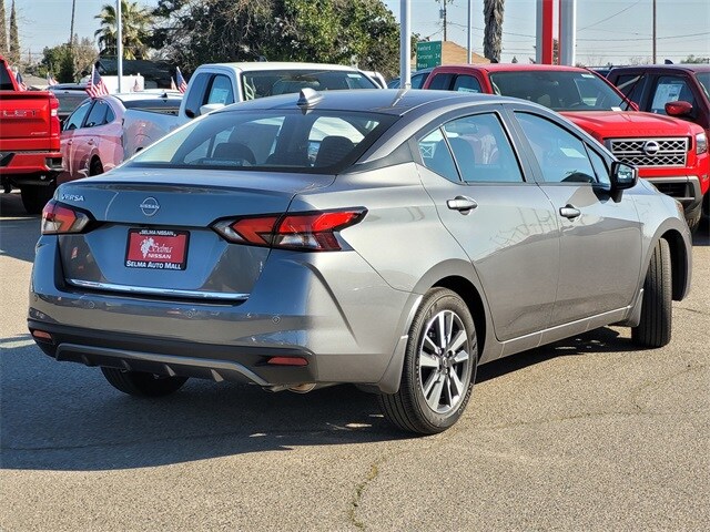2025 Nissan Versa 1.6 SV photo 4