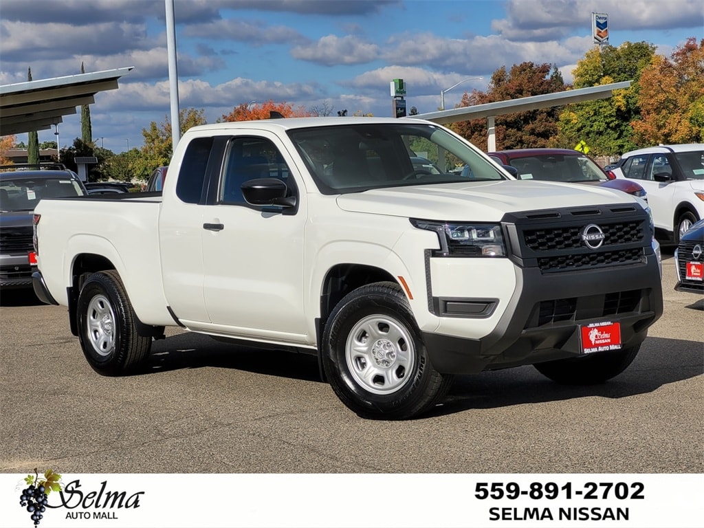 2026 Nissan Frontier S's photo