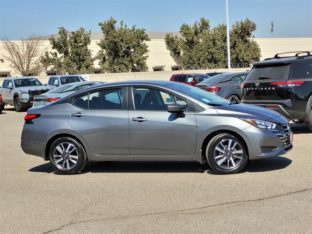 New 2025 Nissan Versa 1.6 SV Sedan