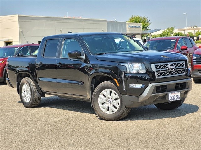 2024 Nissan Frontier SV photo 2