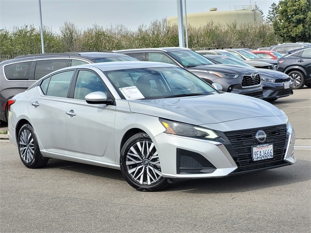 Used 2023 Nissan Altima SV with VIN 1N4BL4DV2PN342081 for sale in Selma, CA