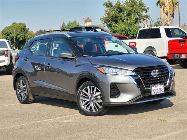 2023 Nissan Kicks SV photo 2