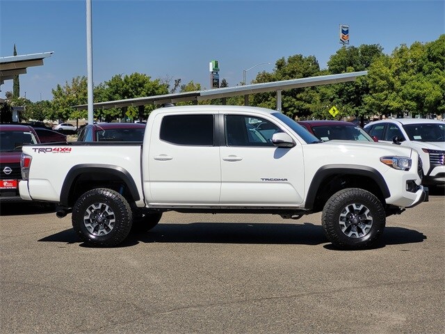 2023 Toyota Tacoma TRD V6 photo 4