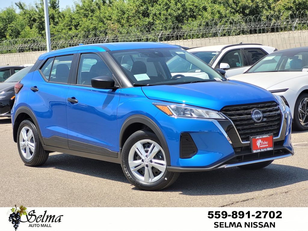 2025 Nissan KICKS PLAY Base
