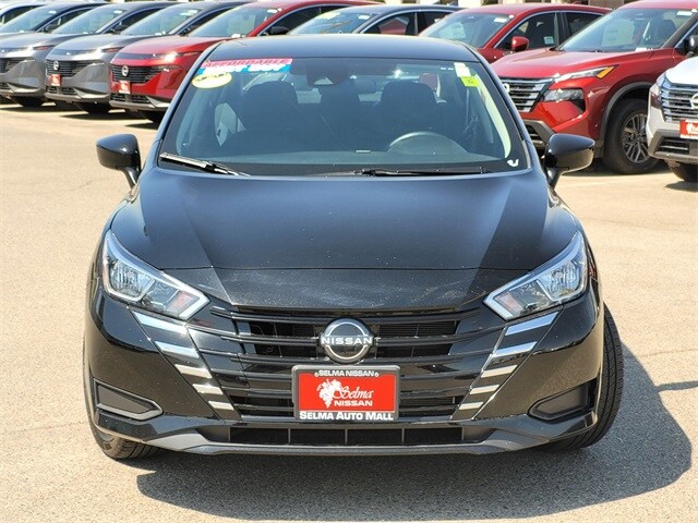 2023 Nissan Versa 1.6 SV photo 3