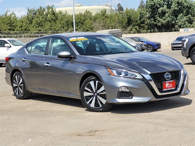 2022 Nissan Altima 2.5 SV photo 2