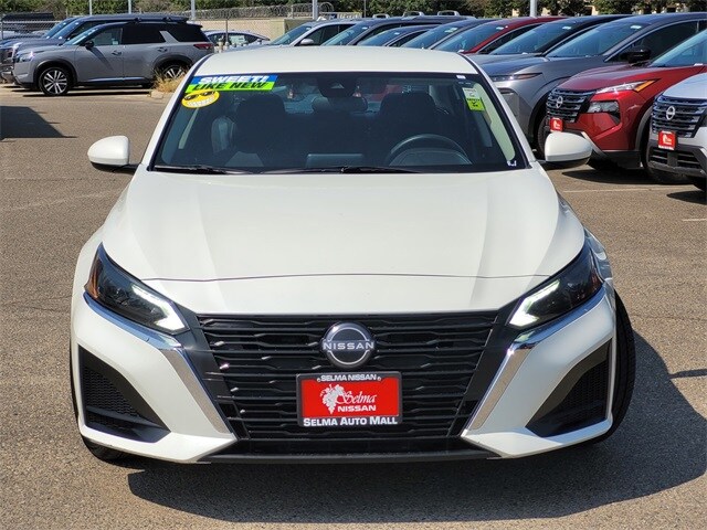 2023 Nissan Altima 2.5 SV photo 2