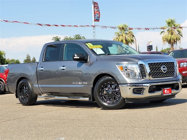 Used 2018 Nissan Titan SV with VIN 1N6AA1E61JN513635 for sale in Selma, CA