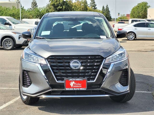 2025 Nissan Kicks Play S photo 2